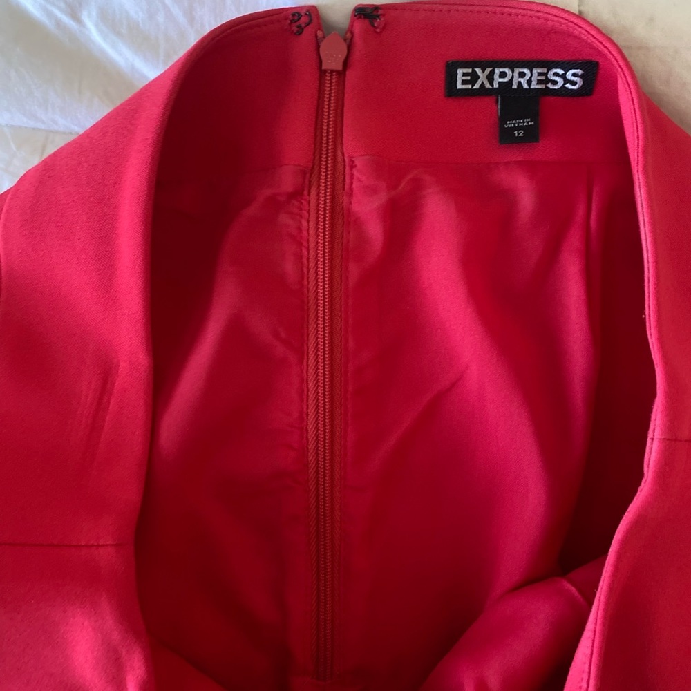 EXPRESS SKIRT - Picture 2 of 4